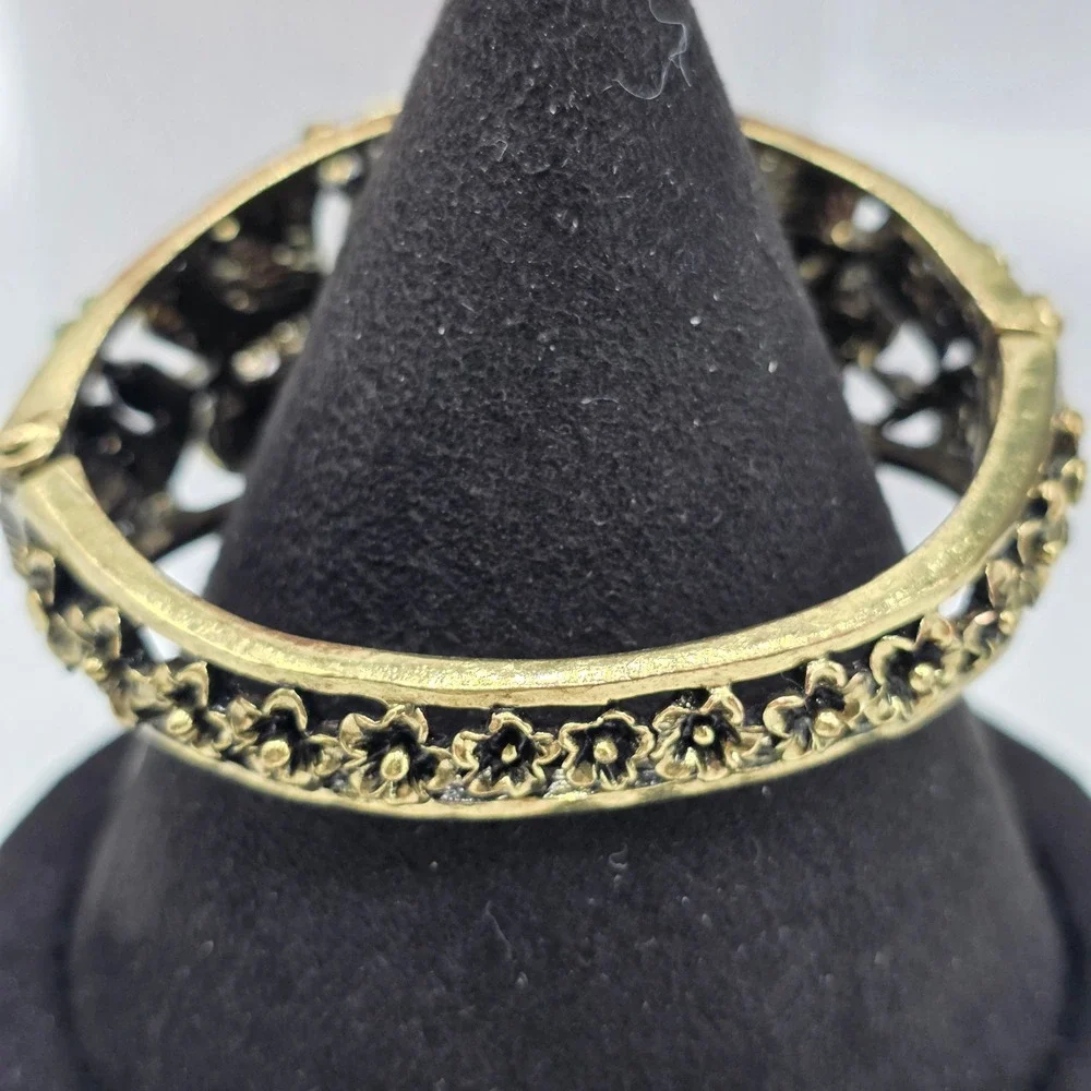 N/A ornate hinged